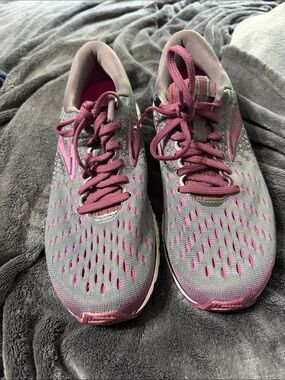 Brooks Women's Gray and Magenta Running Sneakers